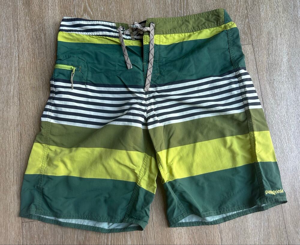 Patagonia Wavefarer BoardShorts Mens beach vacation GreenStriped SwimTrunks Surf